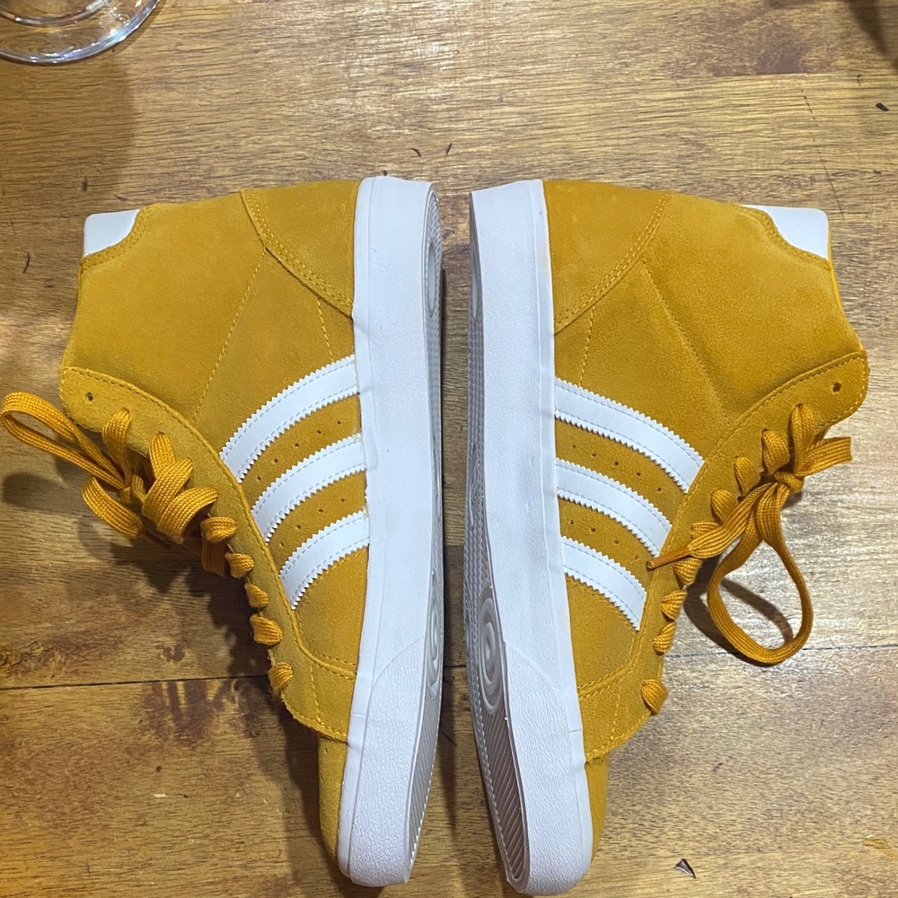 Adidas Yellow High-Top Sneakers with White Stripes Size 8.5 NWT - Picture 2 of 4
